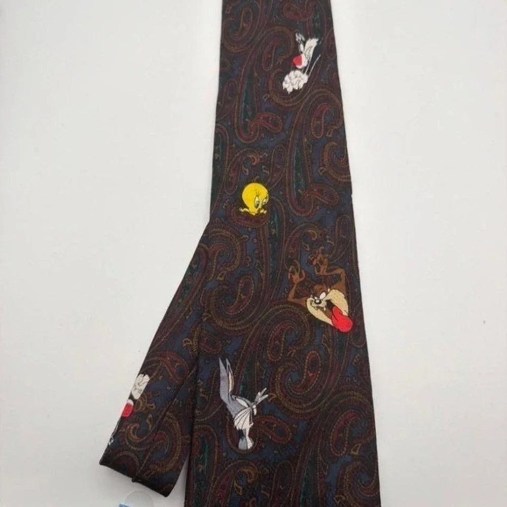 Looney Tunes Mania CHARACTER Design Paisley Polyester 58